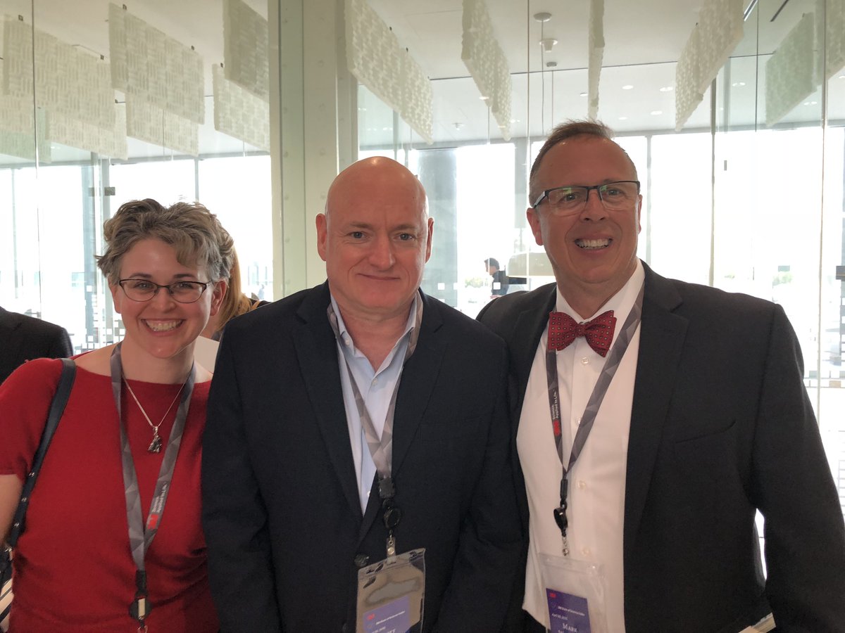 MadameSTEM's tweet photo. Merci @NobelPrizeii #NPII for the inspiring talk with 3 Nobel Laureates & @3M for being a champion of science! @jseth2 "Science is omnipresent" @StationCDRKelly "Inspiration is required" @JimKakalios "Science is not knowing the right answers it's about asking the right questions" https://t.co/2TsGh2vep5