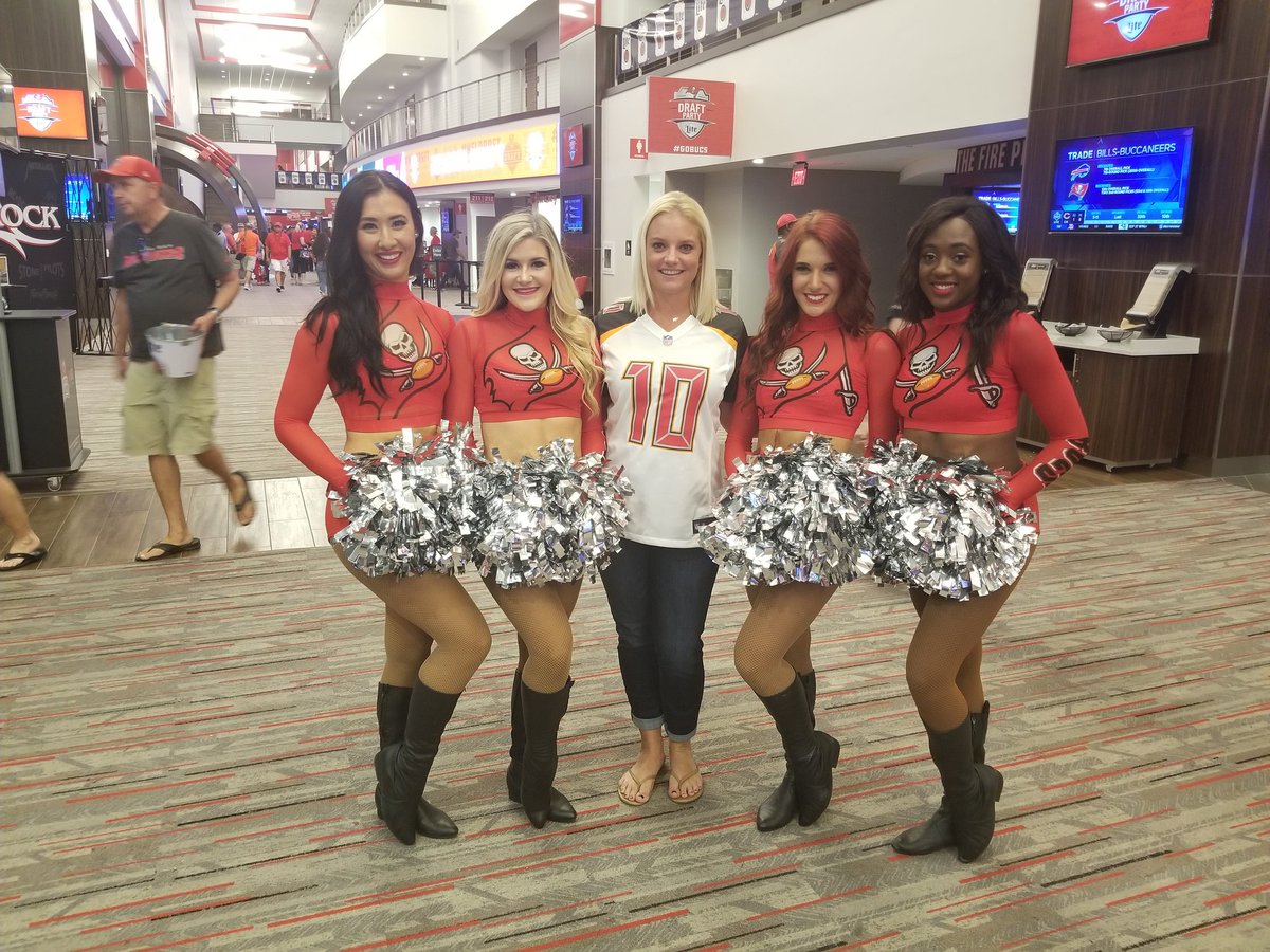 frogchip10's tweet image. #gobucs #draftparty