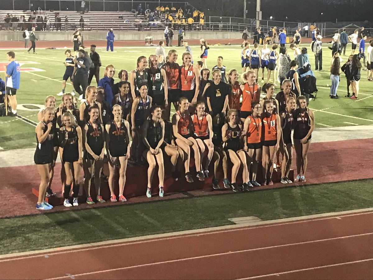 Ann_Vogel4's tweet photo. Podium finish for the 4x800 and a season PR! #WayneInvite #TigerTough @sportswls @OHCathletics https://t.co/pyHkFtDFbV