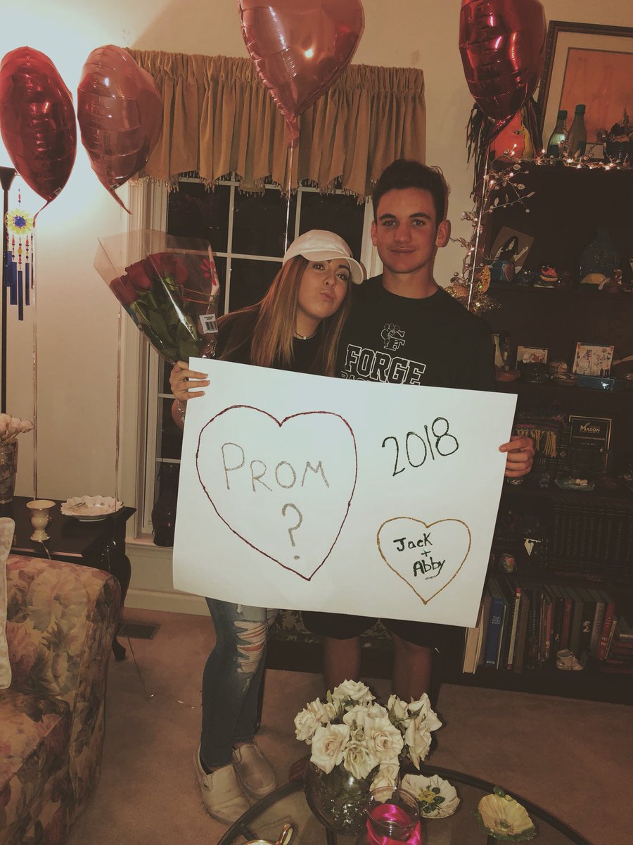 abbybsanchez's tweet image. My boy is the best ❤️ #promdate ✔️