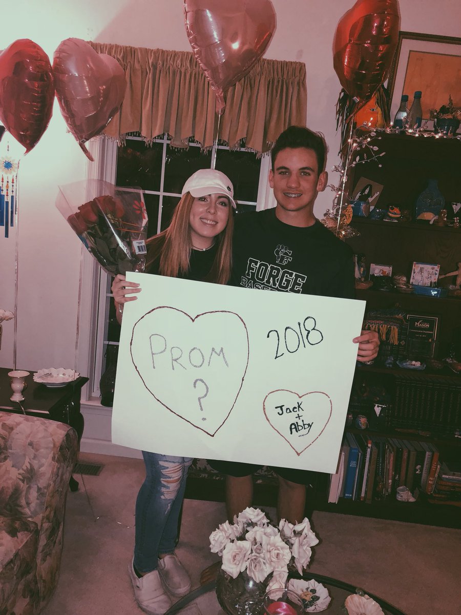 abbybsanchez's tweet image. My boy is the best ❤️ #promdate ✔️