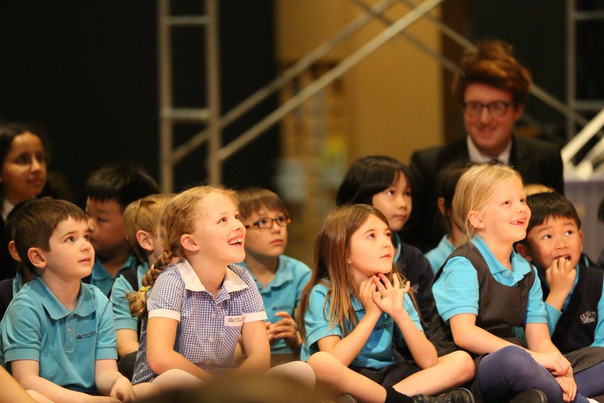NAISPudong's tweet image. On Wednesday Y1 students had the opportunity to take part in a #drama workshop. Mr. Bradshaw performed The Greek tragedy ‘Orpheus and Eurydice.’
Our Y1's then worked with a group of Y7's to act out different parts. They had a fabulous time #exploring a story through role play!