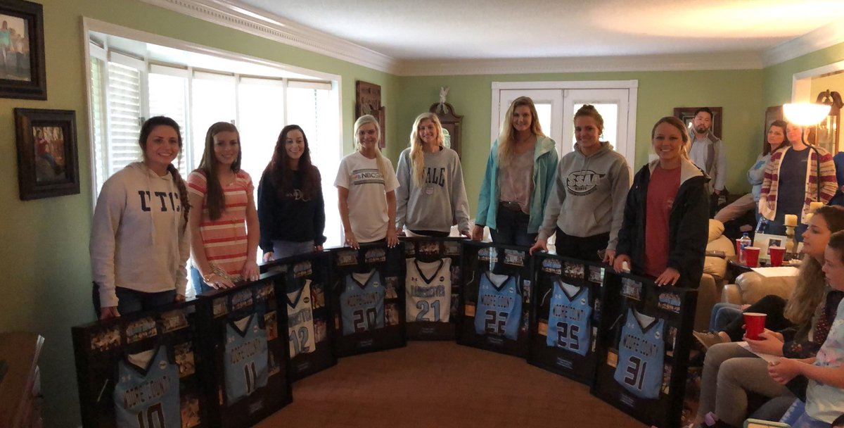 coach_josephson's tweet photo. Thank you ladies for a wonder season and banquet!! And thank you seniors for being high character kids who have helped pave the way for the future. Y’all will be missed #ohanaovereverything https://t.co/jhk6huokHk