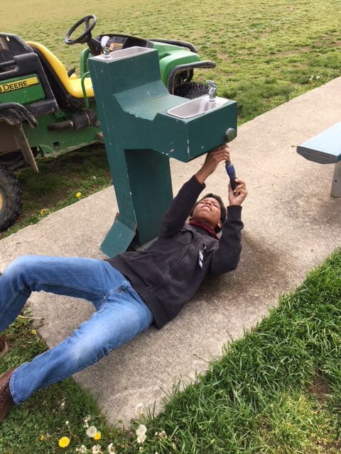 SherriDriver's tweet photo. This fine young man is being mentored by a group of very skilled men-SCPS Maintenance Dept. @SCPS_BigPic @anthonyjeter9 #settinggoodexamples https://t.co/TOrSMDMuQT