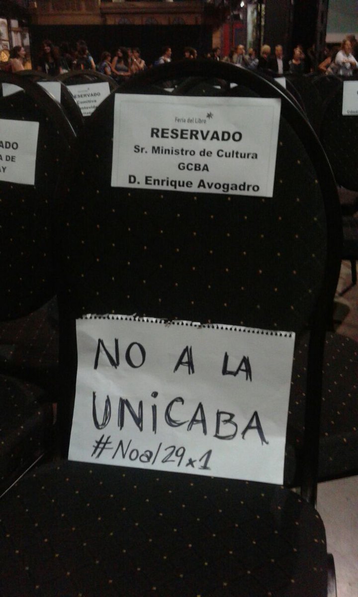 NaruMaddonni's tweet image. Hoy nos hicimos presentes en la Feria del Libro, para que de una vez el gobierno escuche el pedido de todos los docentes, estudiantes, rectores, gremios, y de la sociedad, que NO queremos que cierren los profesorados. 
Apagá la tele, que no toda oposición es K.