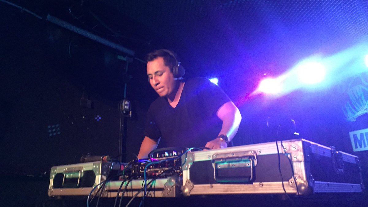 DistritoLive's tweet image. Aquí ya se siente la noche 💛