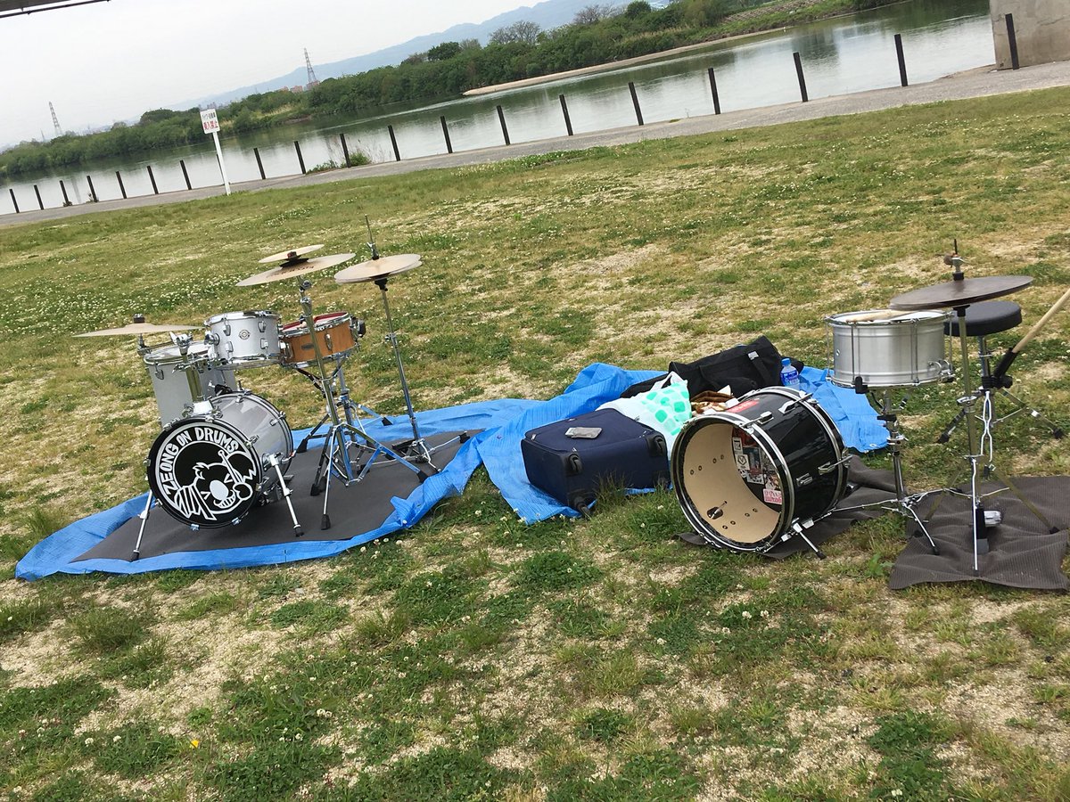 KickSnareHat884's tweet photo. 小口径ドラム会(ง ´͈👄`͈)ว https://t.co/wZo4bHtu6V