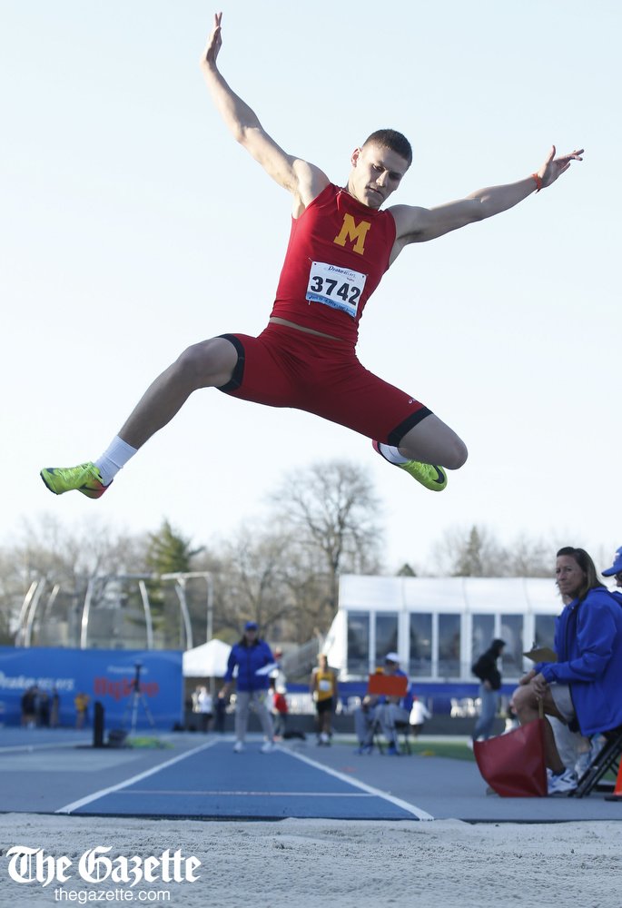 rebeccafmiller's tweet photo. Drake Relays photos from today’s  boys’ events: https://t.co/OVy4dU0jrF @DrakeRelays @jtlinder @CRGazetteSports https://t.co/Hae2EHK8JS