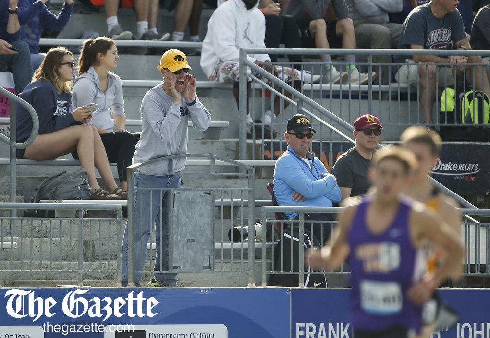 rebeccafmiller's tweet photo. Drake Relays photos from today’s  boys’ events: https://t.co/OVy4dU0jrF @DrakeRelays @jtlinder @CRGazetteSports https://t.co/Hae2EHK8JS