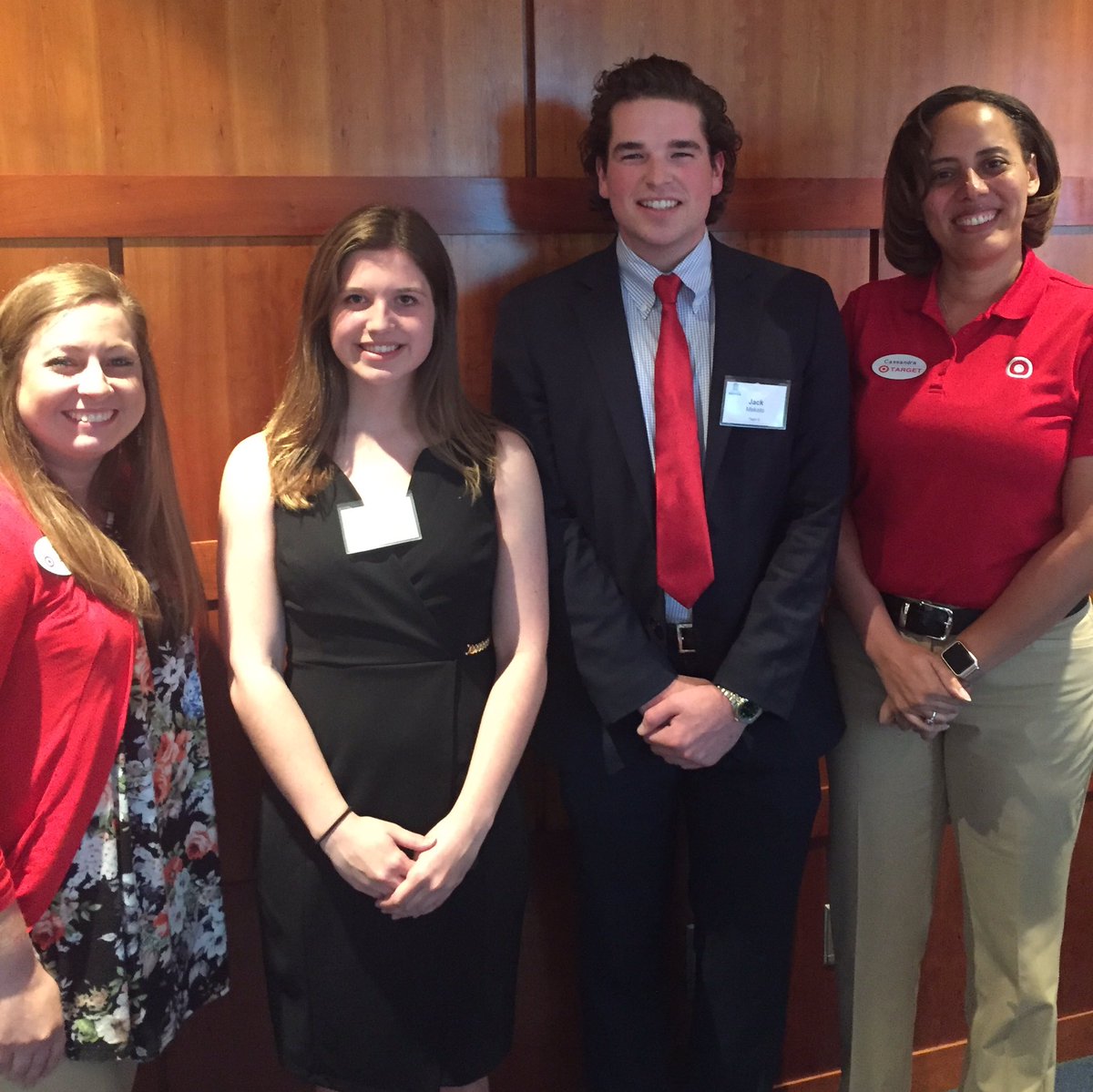 Students at the University of Mississippi represented well during case study presentation day!  Congrats to Team 'Target Scratch and Save' for their resiliency, collaboration, and innovation that led to a winning solution!