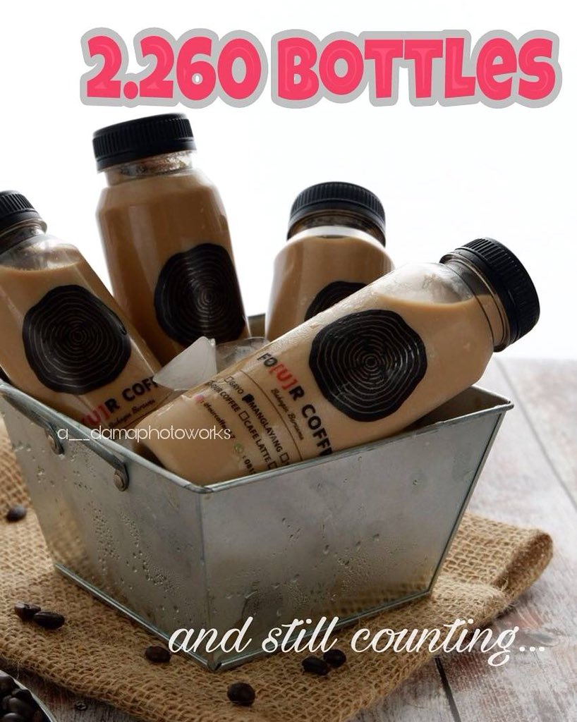 fourcoffee17's tweet photo. Yaay.. Penjualan Fo[u]r Coffee sdh 2.260 Botol. Terimakasih kpd penyeruput, pecinta dan reseller Fo[u]r Coffee. Bahagia itu jangan sendirian karena : Fo[u]r Coffee - Bahagia bersama #fourcoffee #kopilokal #kopiperempuan #sukakopi# #fourista #kopinusantara #kopikita #coffeelovers https://t.co/gskG91n6eh