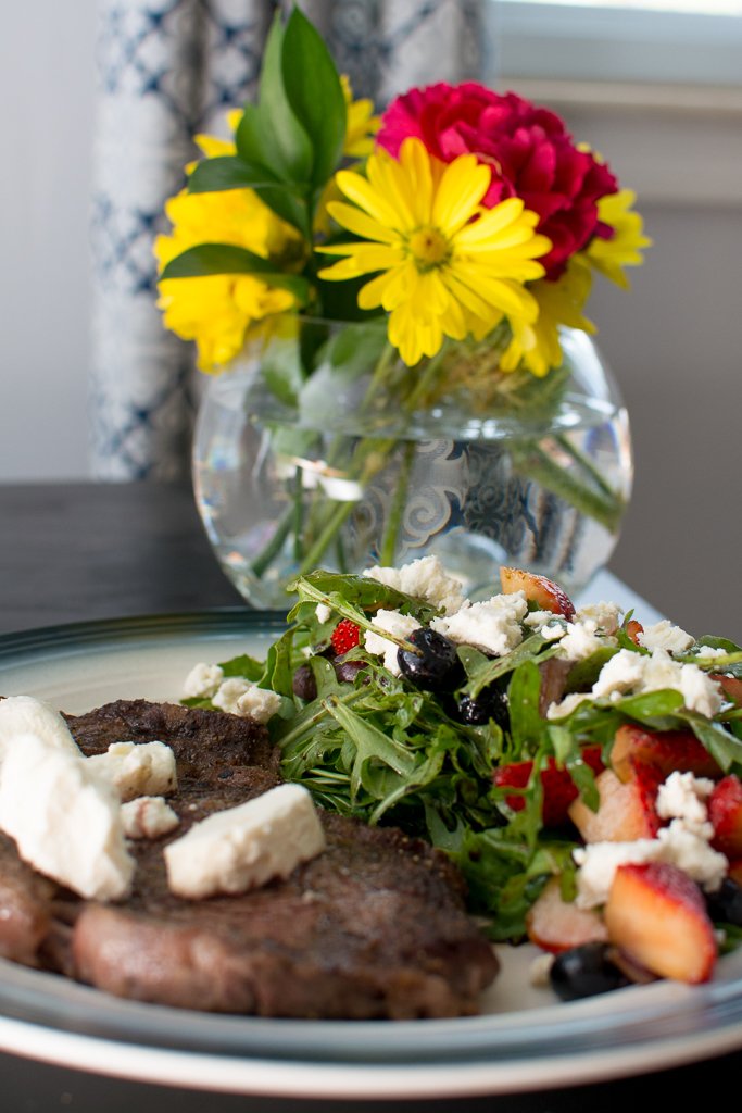 CCO_Photo's tweet photo. Tonight's #dailydinner was leftovers! We had produce about to spoil and two ribeyes calling our name. So steak & salad topped w/ goat cheese was the perfect idea!
#foodie #amateurphotographer #photography #foodporn #delicious #cookathome #steak #steaknightisthebestnight https://t.co/Da8Sr1r99k