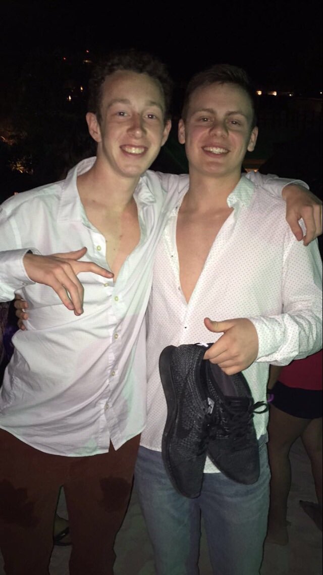 BobbyDirda's tweet photo. Happy birthday🎉 @zachjenkins__  gotta make another trip down to Cozumel!! Hope you had an awesome day🤘🏻 https://t.co/ilZB8i0sMo