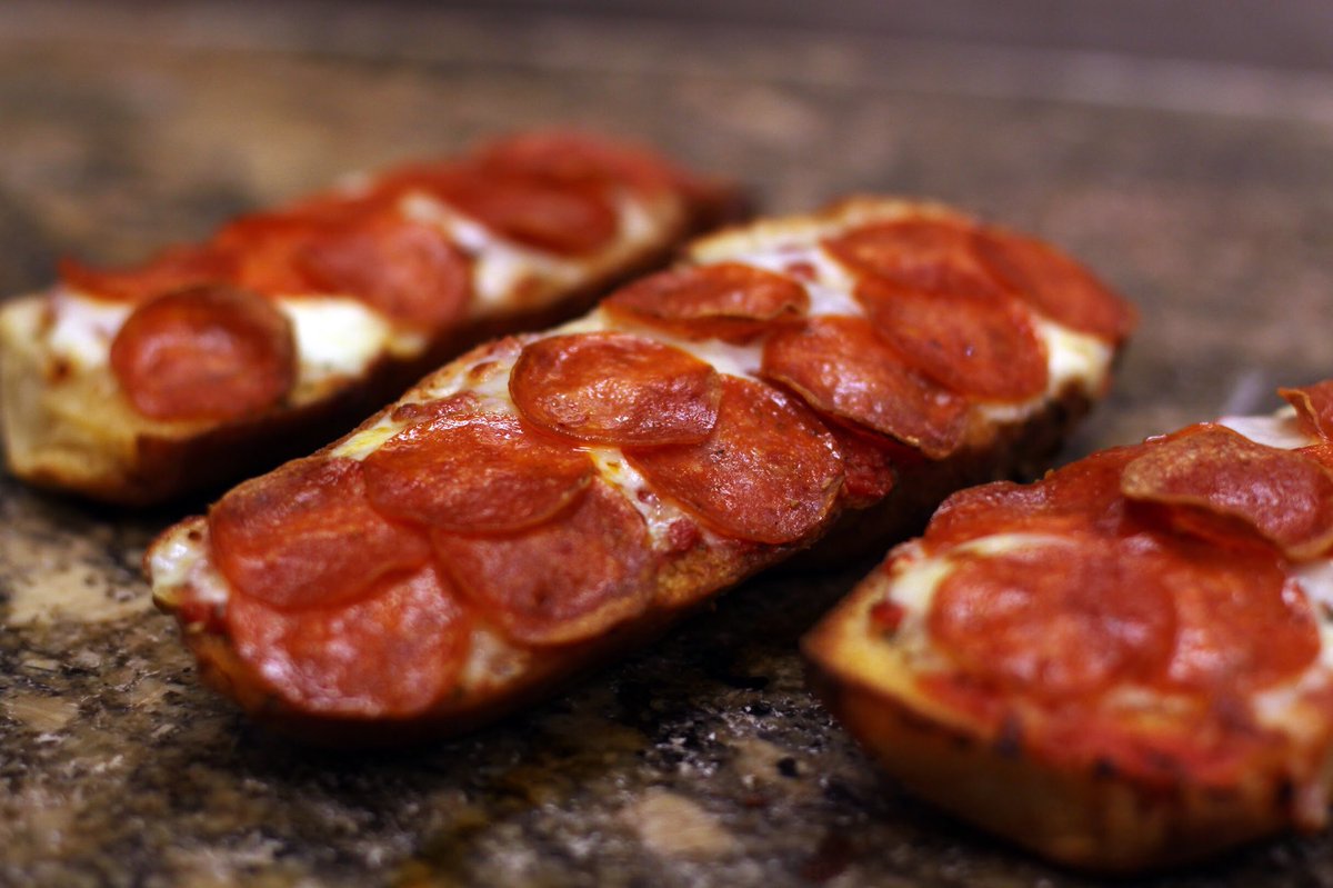 perryspizza's tweet photo. Pizza bread for all ages! #pizza #pizzadaily #pizzaislove #ilovepizza #perryspizza #perrys https://t.co/vN9ndPWOMm