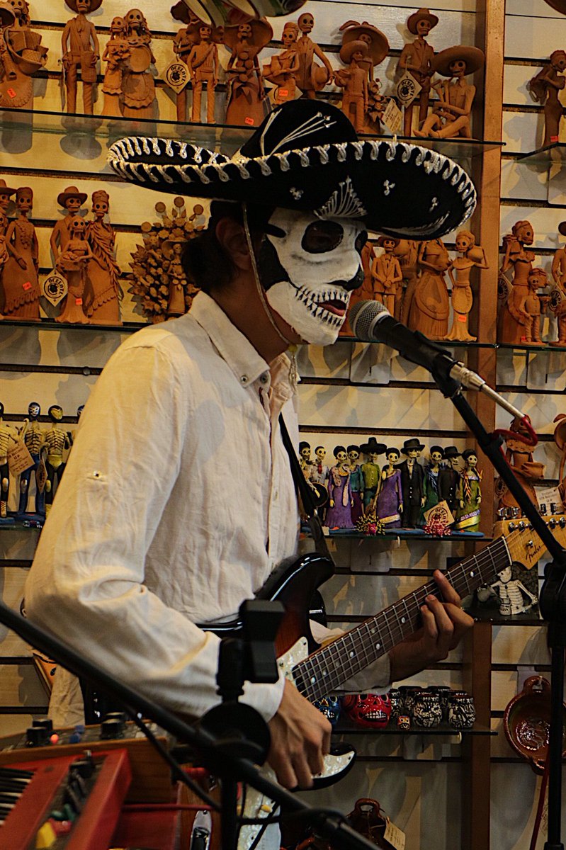 SceneSickMX's tweet photo. Así vivimos el estreno del segundo sencillo de Diablocalavera en Ocelot. 👹💀

Pronto estará disponible en redes sociales, estén pendientes. 

#SceneSick 😎 https://t.co/Gm9cLZfX98