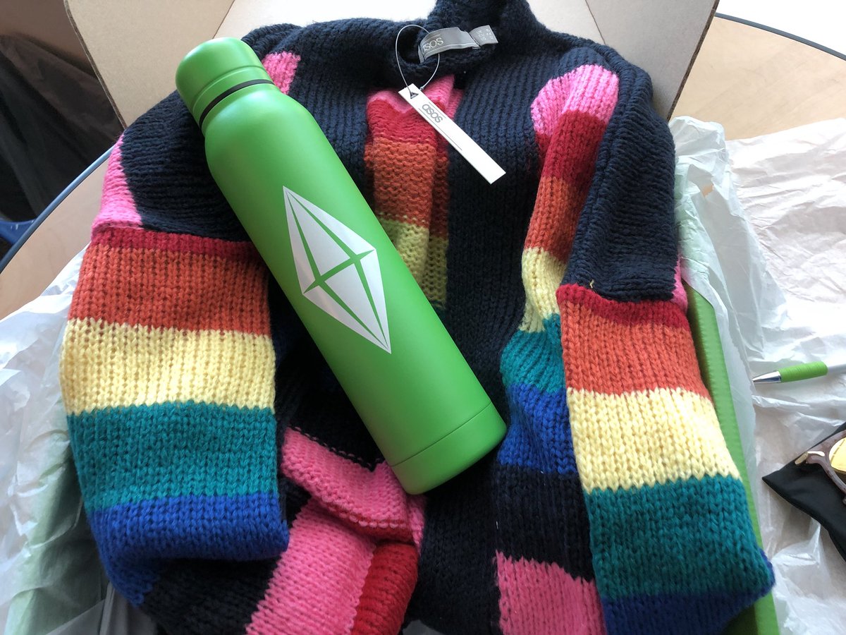 I know it’s LTTP but I srlsy ❤️this bottle and sweater. #ASOSxTHESIMSMOBILE  #ASOSxTheSimsMobile