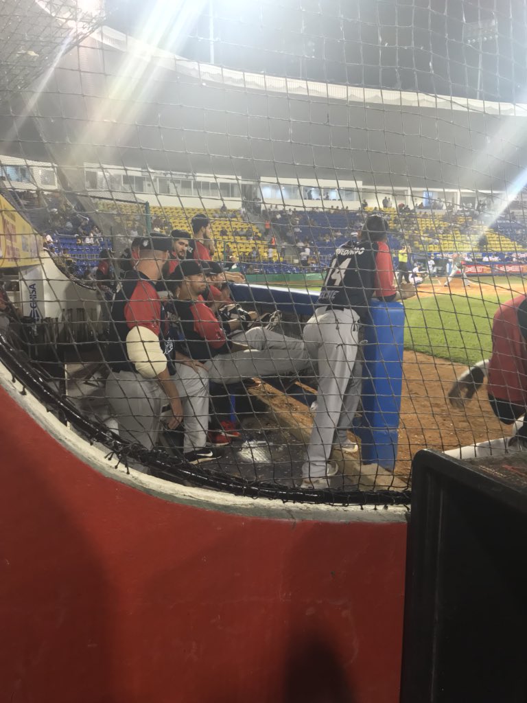 PacoRivero27's tweet photo. La #InvasionBrava 🦁 de @NacimosBravos en el @C27Feb en último de la serie contra los @OlmecasTabasco https://t.co/LKPdlOQcDf
