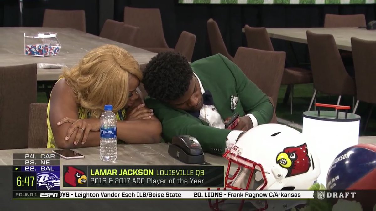 _jesseleigh's tweet photo. Lamar is my mood rn.. y’all 😴 on him.. https://t.co/Ife2OHCCkS