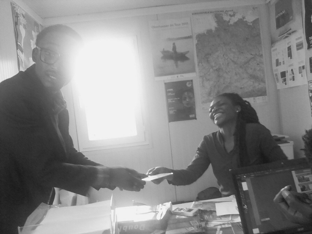 RealMystaLegacy's tweet photo. Good Deeds Are Remembered In The Hearts Of Men.
#Slamtherapie Dedicasé Par Sister Lydol LaSlameuse Herself To Me ✌😇
"To My Boy Mysta Legacy" 😍 The Song #Light Chills Me All The Time 👌 
#Slamtherapie🎵
#Soul_Vibrationz
#MusicAsAVoice 🎷
#SlamUpComedyShow🎶🎤🎵🎹🎺🎸📝🎩 https://t.co/otbFWknBtm