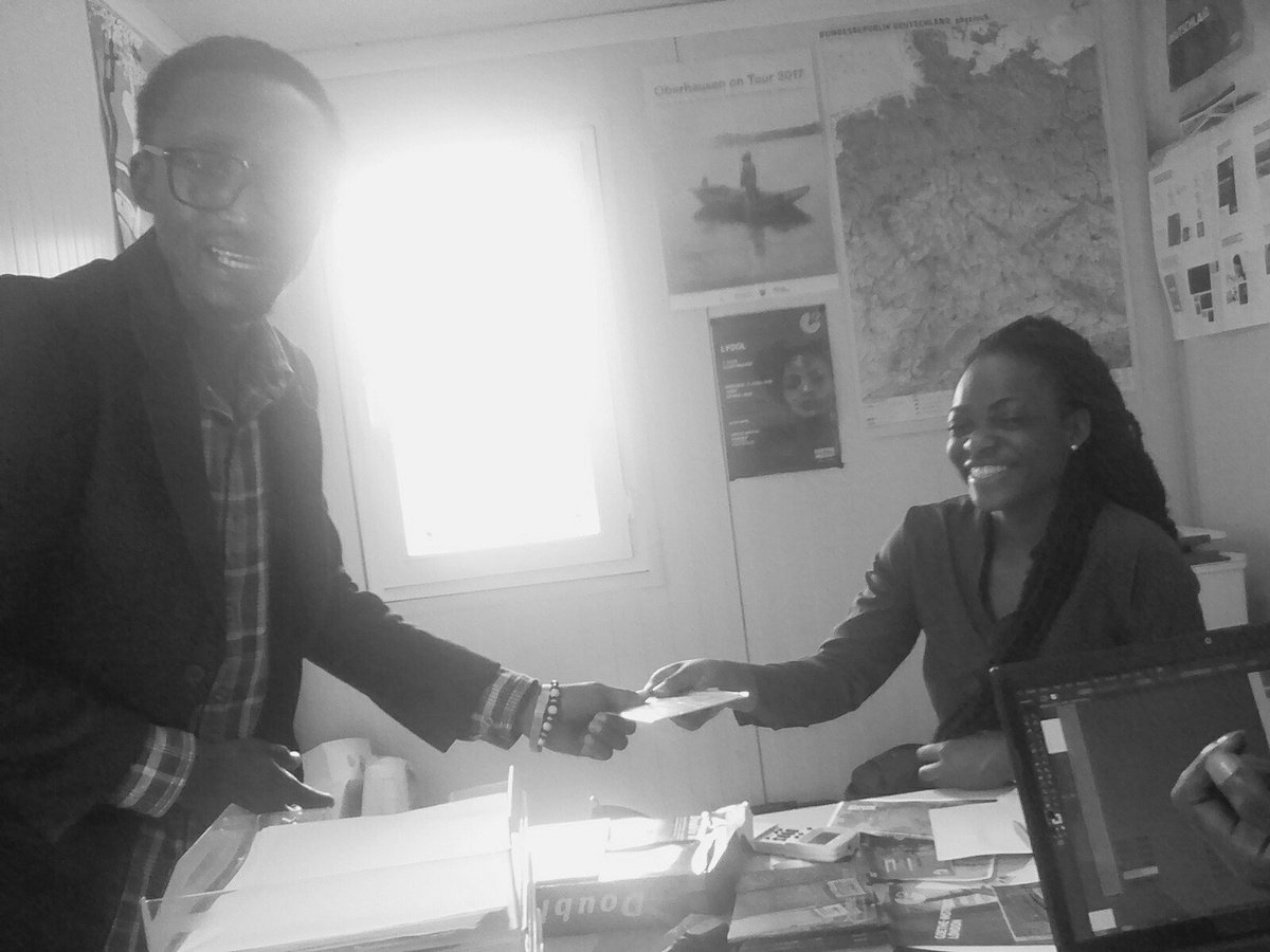 RealMystaLegacy's tweet photo. Good Deeds Are Remembered In The Hearts Of Men.
#Slamtherapie Dedicasé Par Sister Lydol LaSlameuse Herself To Me ✌😇
"To My Boy Mysta Legacy" 😍 The Song #Light Chills Me All The Time 👌 
#Slamtherapie🎵
#Soul_Vibrationz
#MusicAsAVoice 🎷
#SlamUpComedyShow🎶🎤🎵🎹🎺🎸📝🎩 https://t.co/otbFWknBtm