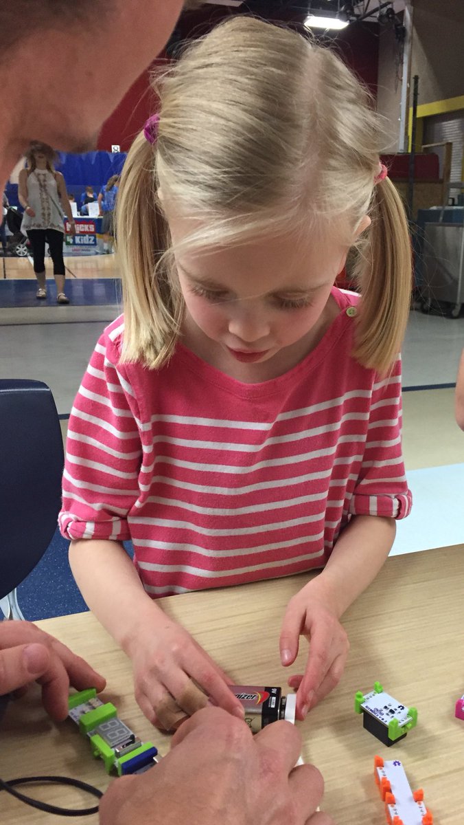 Awesome STEAM night Discovery Elementary! #steam <a href="/psd401/">Peninsula S.D.</a>