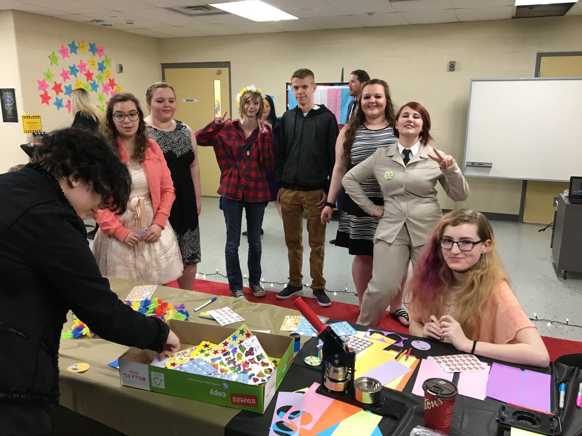 TL_Kate's tweet image. So much fun tonight! Grateful for the opportunity to celebrate #diversity @BCIVS #RainbowBall2018 @GEDSB  #buttonmaker #LoveIsLove #DiversityIsStrength #LGBTQIA
