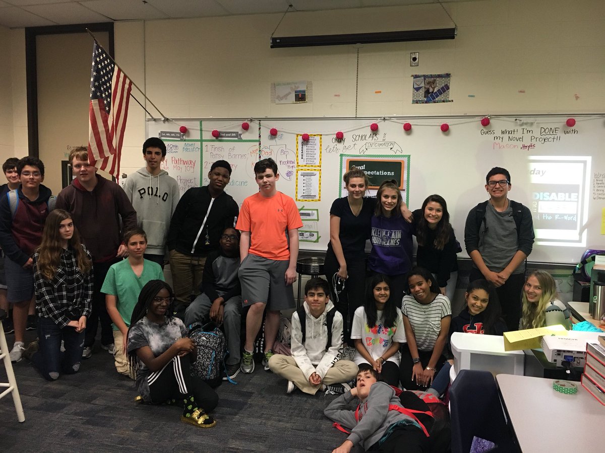kess_mac's tweet photo. These @DoerreKISD scholars are ready to #SpreadtheWord to @EndTheWord. Thereโs a new R word in town! #respect Thanks for providing the inspiration #StuckinNeutral @TTrueman https://t.co/U8qoAd8bgH