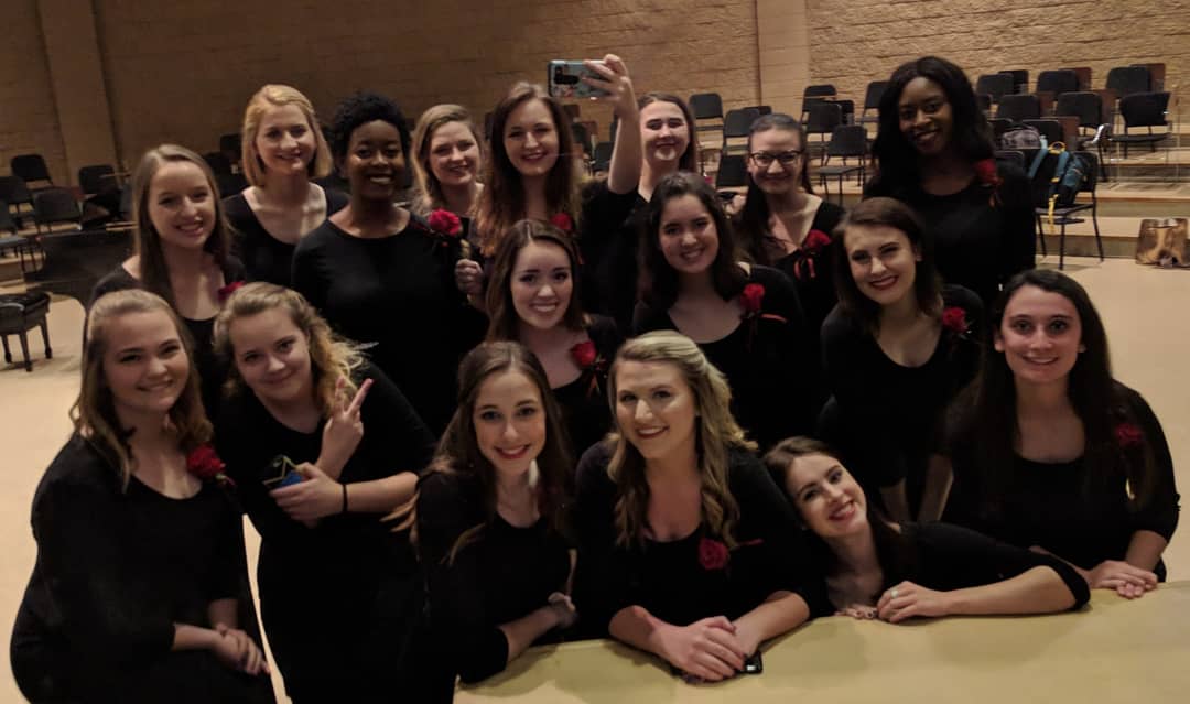 EmilyPDAmico's tweet photo. ❤️🎼🌹 #WomensChorus https://t.co/1ep9EJG8aL