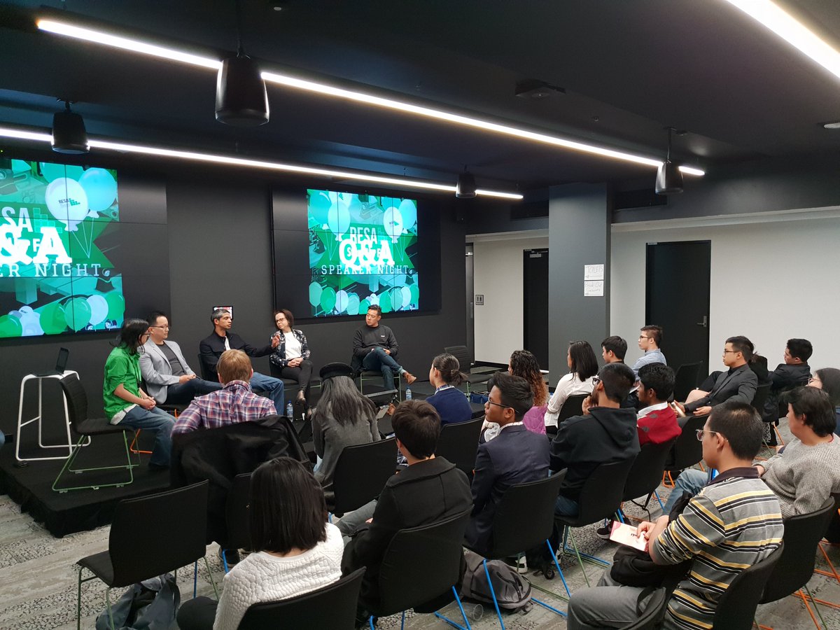 GetFirstStep's tweet image. Spotted! Co-founder @shirajdesilva talking about his journey and giving advice to future founders at the RESA start-up fair resa.community/startup-fair/