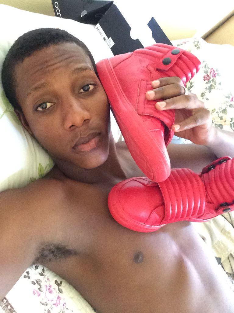 michel_cedrick's tweet photo. Sa c lhr pam Poum briye ou pp k étenn mw,new shoes Aldo https://t.co/uHm2Xpunmq
