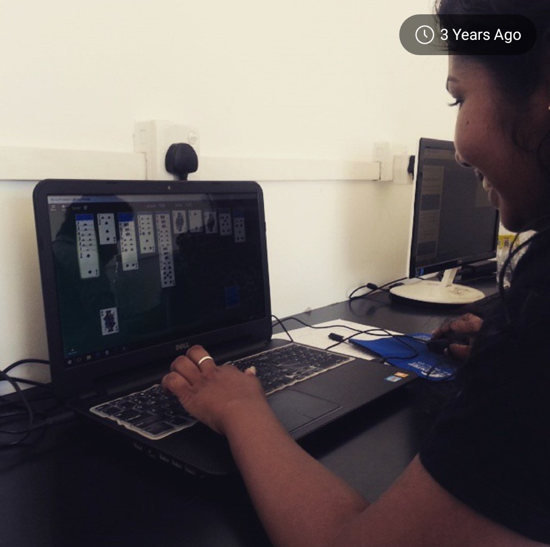 thambaru's tweet photo. @chirjathya මගේ laptop එක අනවසරයෙන් භාවිත කරන අවස්ථාවක්. 😂
#LifeAtCeylonSystems https://t.co/dJ4gdQlhG8