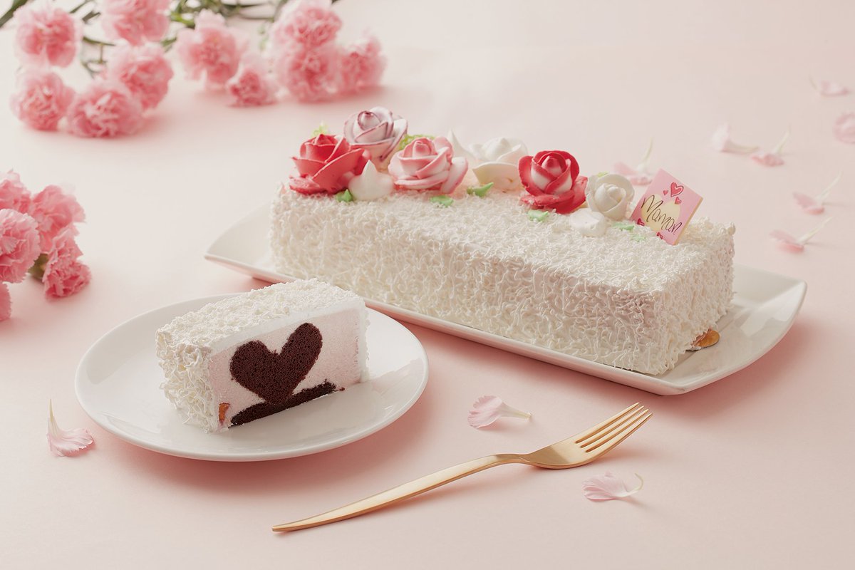 SheratonTaipei's tweet photo. The elegant “Peach and Earl Gray Mousse” is the best choice for caring moms. 👩‍👧‍👦 With French white peach puree 🍑 and earl gray mousse ☕️ blended into VALRHONA 68% dark chocolate cake🍫, a shape of heart will be revealed to show your love to mom. https://t.co/sNwoc9NgFw