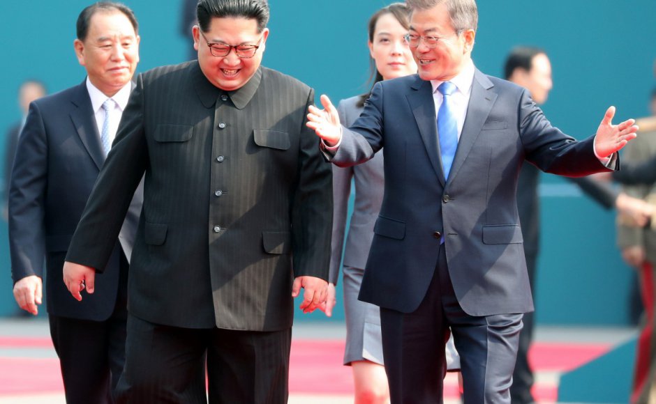 The_Nation's tweet photo. North and South Korea hold historic summit
https://t.co/WIZV210ofu
@StateDept @POTUS #NorthKorea #SouthKorea #38Parallel https://t.co/MFv5XaMsYH
