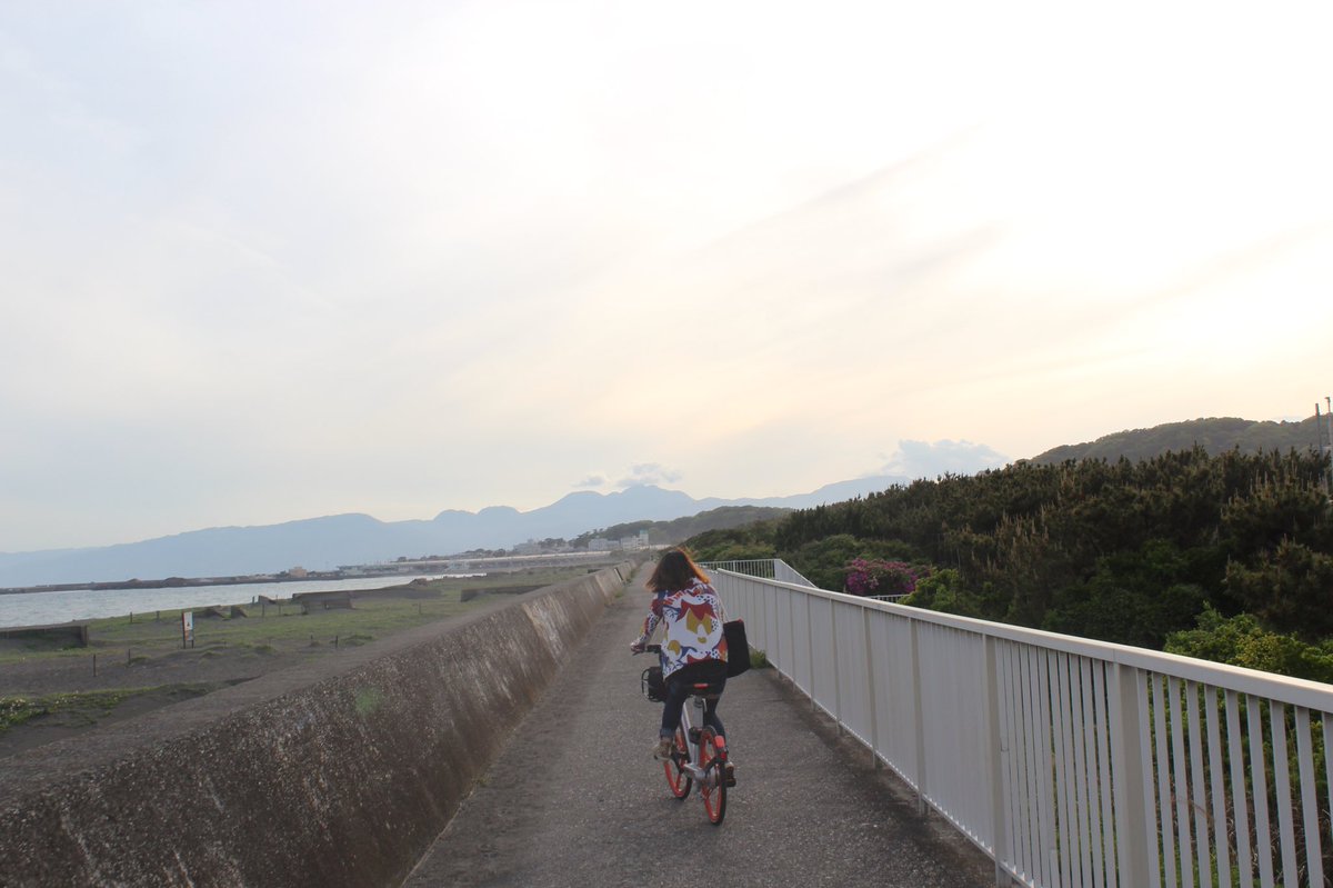 MobikeJPN's tweet photo. 大磯でモバイクの撮影です📸✨　 
インスタグラムでも写真を投稿するので是非Checkしてみてくださいね🙋‍♀️
https://t.co/tfs9oLAWuv

#mobikemovement https://t.co/uzZm74Rv8T