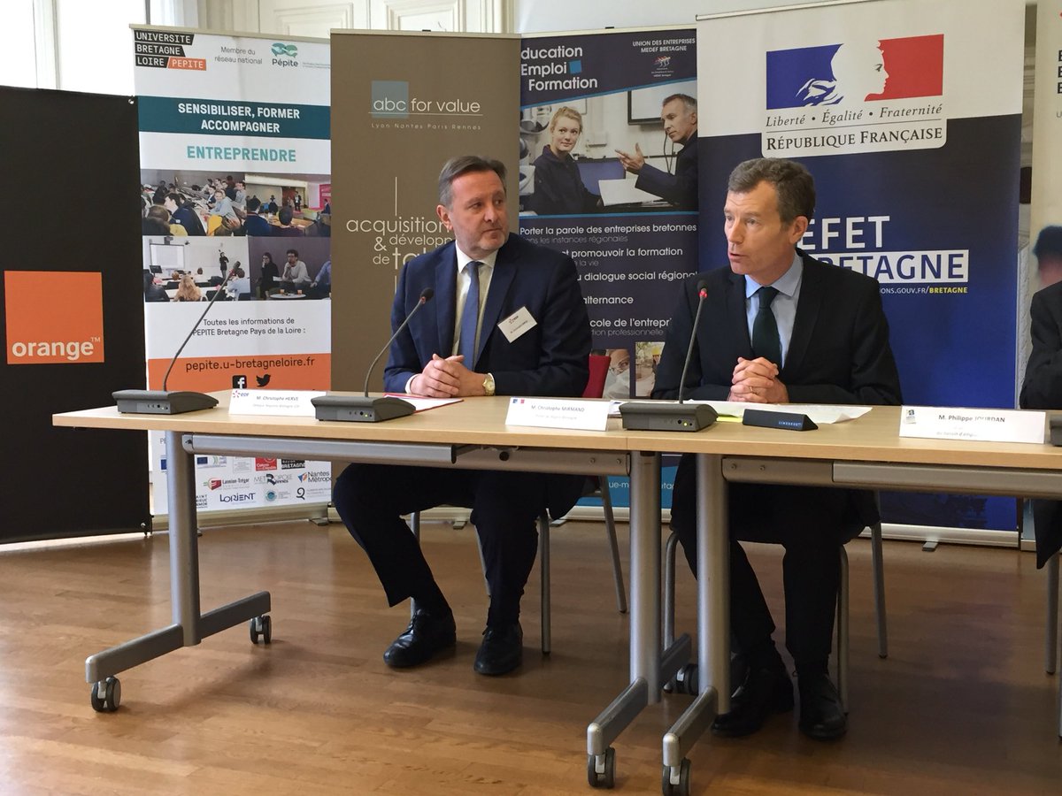 DdeKerhor's tweet photo. Sous la présidence du #Prefet région Bretagne, douze acteurs bretons s’engagent en faveur de l’accompagnement vers l’emploi des alternants en fin de contrats, dont @OrangeBretagne https://t.co/HkIjDph7XZ