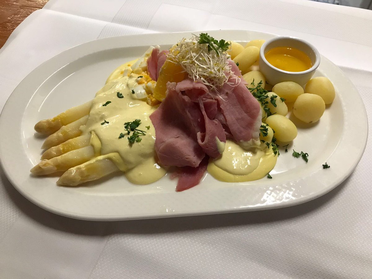 #Koningsdag2018 lekker afsluiten in #ootmarsum? Wij hebben weer verse asperges! Tot vanavond!