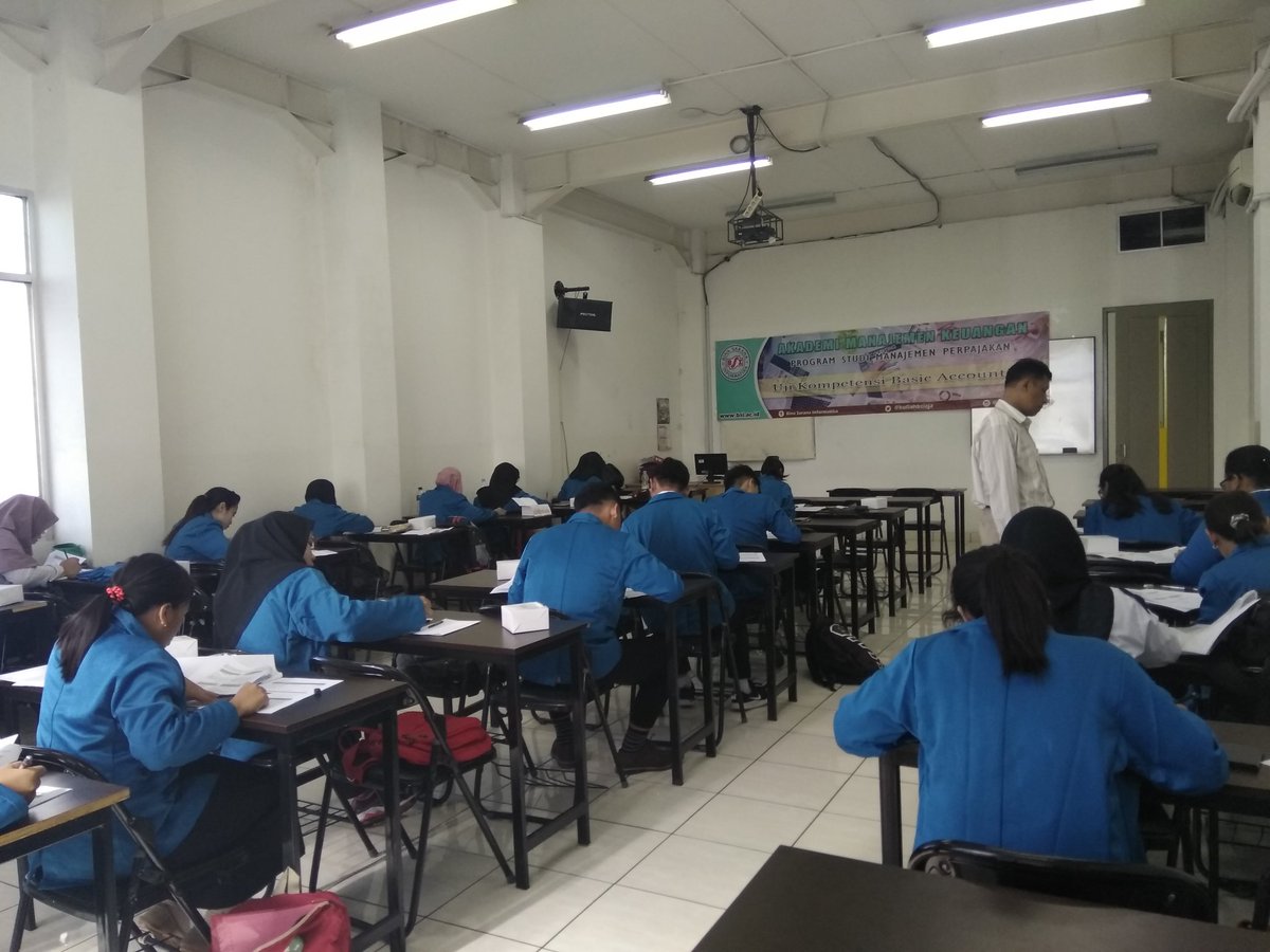 bsi_cengkareng's tweet image. Sobat BSI...
.
Sedang berlangsung Uji Kompetensi yang diselenggarakan Akademi Manajemen Keuangan dari Program Studi Perpajakan.
Materi yang di ujikan adalah Basic Accounting.
.
#akademimanajemenkeuangan
#perpajakan
#basicaccounting
#ujikompetensi
#bsicengkareng
#kuliahbsiaja
