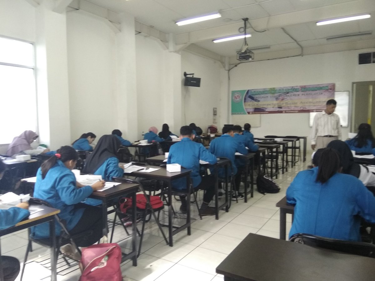 bsi_cengkareng's tweet image. Sobat BSI...
.
Sedang berlangsung Uji Kompetensi yang diselenggarakan Akademi Manajemen Keuangan dari Program Studi Perpajakan.
Materi yang di ujikan adalah Basic Accounting.
.
#akademimanajemenkeuangan
#perpajakan
#basicaccounting
#ujikompetensi
#bsicengkareng
#kuliahbsiaja