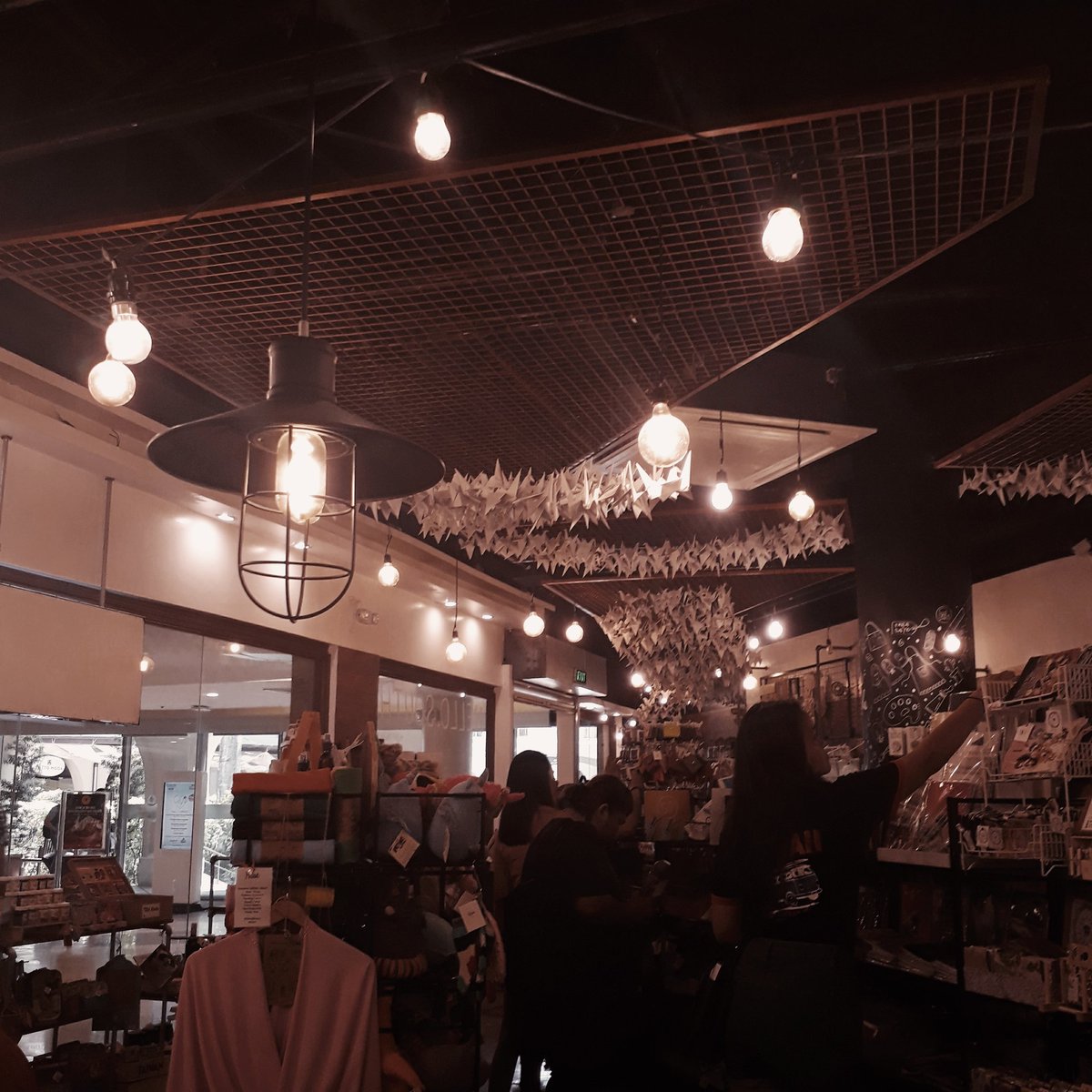 heeeyitsgee's tweet photo. meron na pala sa south :--(( #commonroomph https://t.co/wqFNCZKPfp