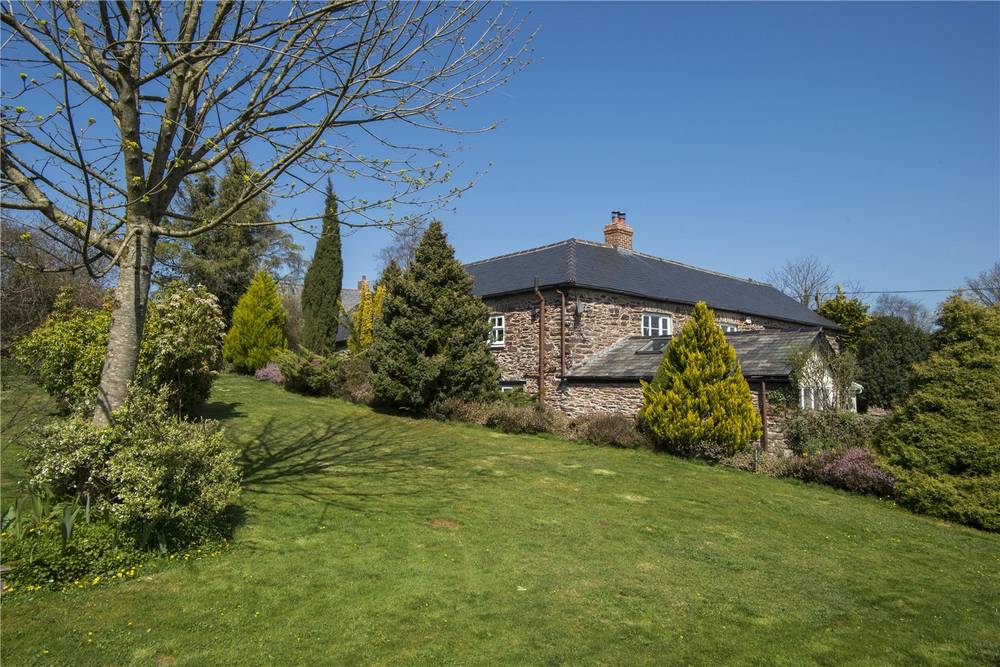 JS_Taunton's tweet photo. New #property for sale #Skilgate #Taunton #Somerset
A beautifully presented period house set in delightful gardens next to the village church. Guide Price Of £695,000
View: https://t.co/R4AX1gPYpg
#periodproperty #JacksonStops #SomersetLife #newinstruction https://t.co/ZtBhlGJjO0