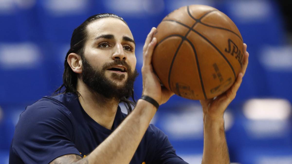 AS_NBA's tweet photo. No te olvides de ayudar a @rickyrubio9 a ganar el premio NBA Cares Community Assist por su lucha contra el cáncer. RT #NBACommunityAssist #RickyRubio.
https://t.co/ABSyFnCT9n https://t.co/JALFzLKmTD