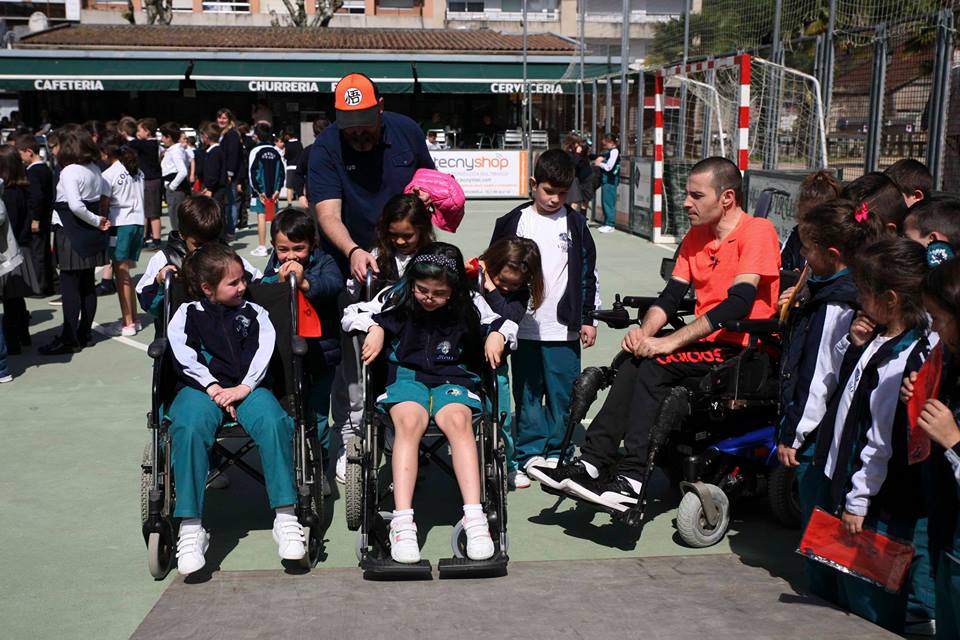 working_wheels's tweet photo. Sección Andaina del Redondela en Curto. Cortametrajes sobre #diversidadfuncional, charla y actividades de #sensibilización. Aprendiendo y enseñando de modo lúdico. Pero sobre todo disfrutando! Gracias por todo! https://t.co/JCk4SCXmuf
