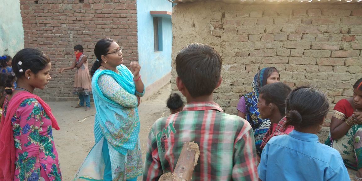 buxar_lsba's tweet photo. Door to Door toilet construction and its usage awareness given by CDPO Itarhi @swachhbharat @LSBA_Bihar #ZSBP https://t.co/6rxMUao1yC