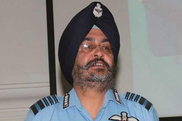 punjabkesari's tweet image. पाक का जेएफ 17 विमान वर्तमान, लेकिन तेजस भविष्य है: वायुसेना प्रमुख punjabkesari.in/national/news/… 

#PAK #Pakistan #AirForceChief #BirenderSinghDhanoa #JF17 .@IAF_MCC