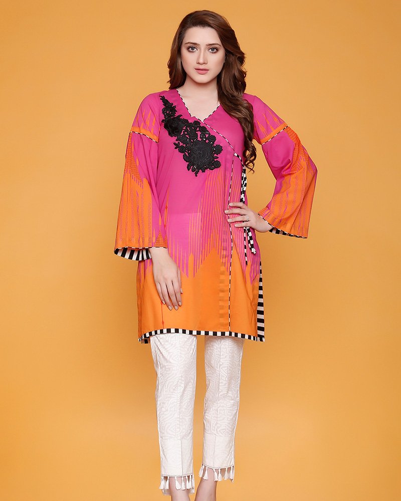 noorfatimastore's tweet photo. 🔥LAST Charizma Radiant Pop Kurta 🔥
💰£24.99 + FREE delivery within the UK 🇬🇧
👚Get yours today here 👉🏼https://t.co/hX6SeemGtw
🔖Tag someone who would ❤️ this 😻
-------
#pakistaniclothes #pakistanifashion #pretwear
#pakistanidesigners #pakistanitrend #lawn2018 https://t.co/zDvB4mZPgT
