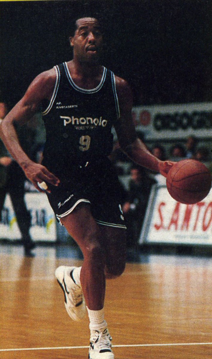 lesterjoyner91's tweet photo. Tellis Frank - Happiest birthday to you 
#TellisFrank #NBA #birthday #happybirthday #baketballplayer https://t.co/41Spl7Kahb