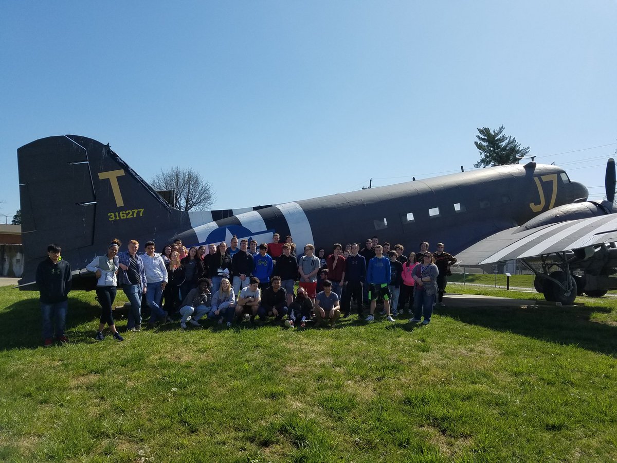 strangehatchet's tweet photo. C3PO visited the Indiana Military Museum! @codychapmangk @washhs #WHSBECAUSE #whsc3po #wcsvision https://t.co/3xwZlpBr03