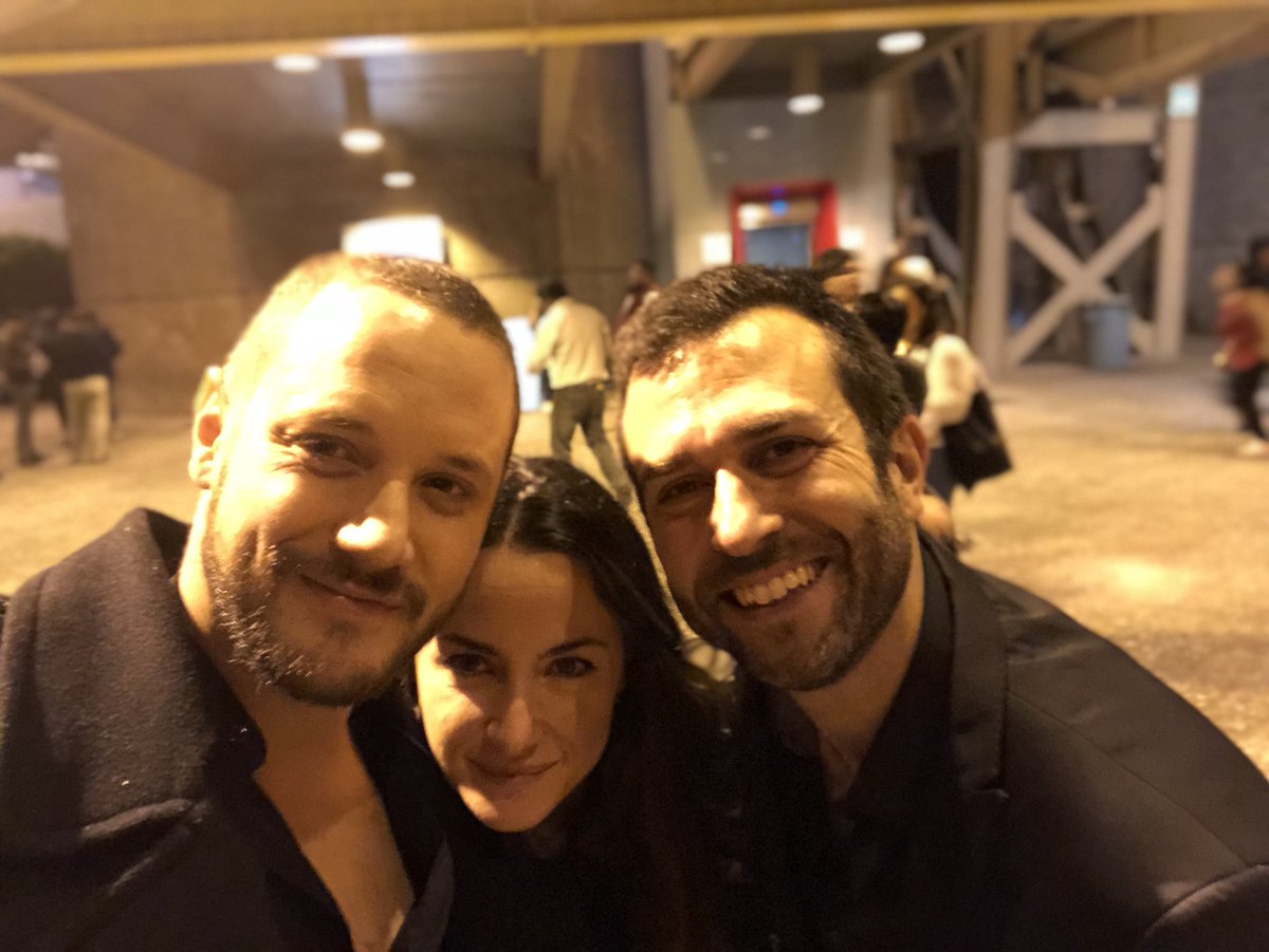 👏🏻👏🏻👏🏻 <a href="/ildivo/">FORZA ROMA</a> y bravo a mi amigo, guionista de todos mis shows, y alguien a quien admiro mucho!! <a href="/zenonrecalde/">Zenon Recalde</a>. Que gran concierto en el #auditorionacional de #mexico que has montado!  Ahora me ha entrado mono de <a href="/pokerdevoces/">Poker de Voces</a> y #callebroadway