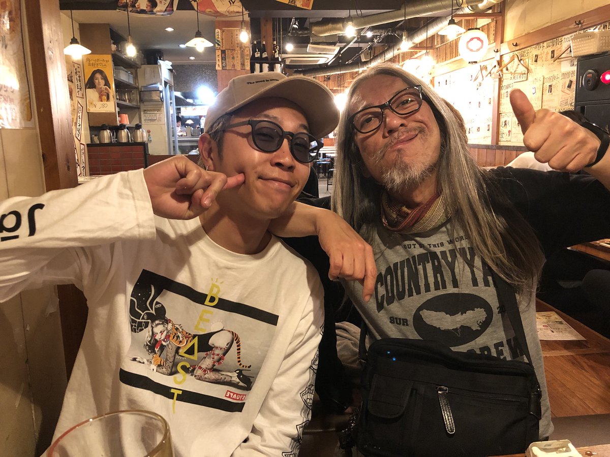 kamitsuki__Dr's tweet image. 昨日は千葉LOOKありがとうございました！久々LOOK戻れて嬉しかった！シャキッとしましたw
打ち上げも程よく呑んでいい日でござったwまたやりたいね^_^

#drums
#カミツキ
#TLDK
#CRAWLICK
#キャップは見事ベージュ被り