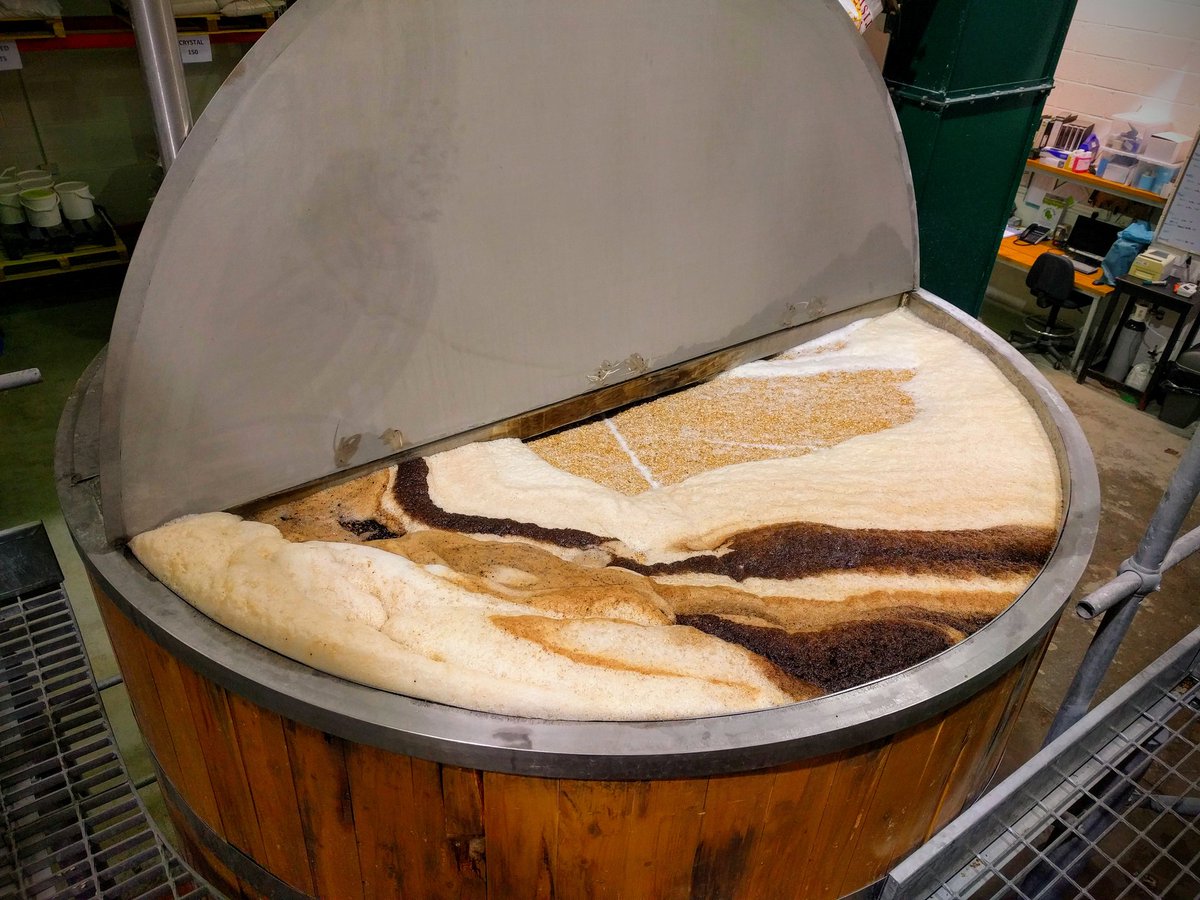 Early brew and the beginnings of Mud City Stout.
Packed the mash tun. Could only just close the lid! Who needs sparge arms anyway!?